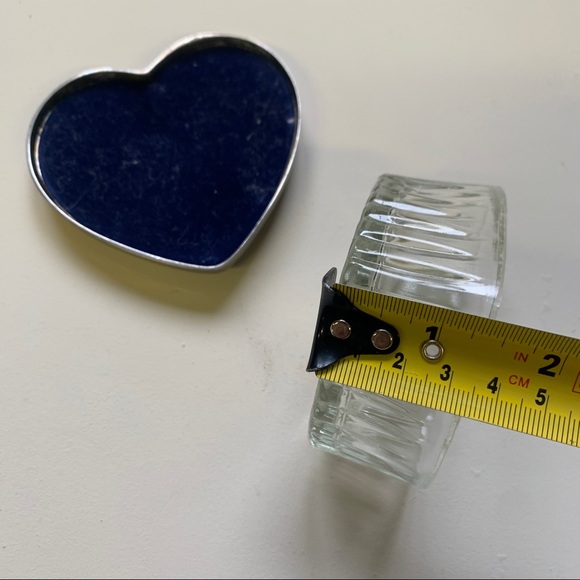 Heart shaped glass container with metal lid - Picture 8 of 8